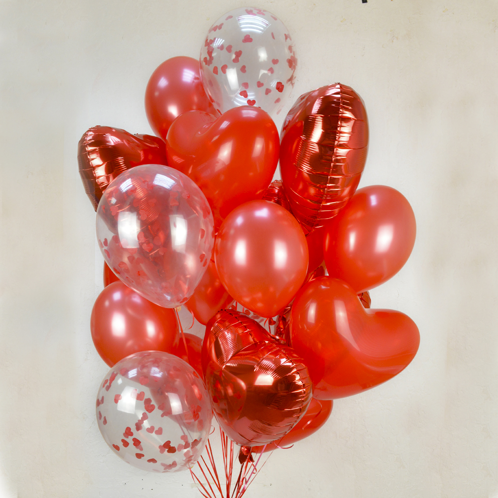 Каскад из воздушных шаров, наполненных гелием: 13 латексных шаров (30см) (4 с конфетти и 9 без), 5 фольгированных сердец и 3 латексных сердца