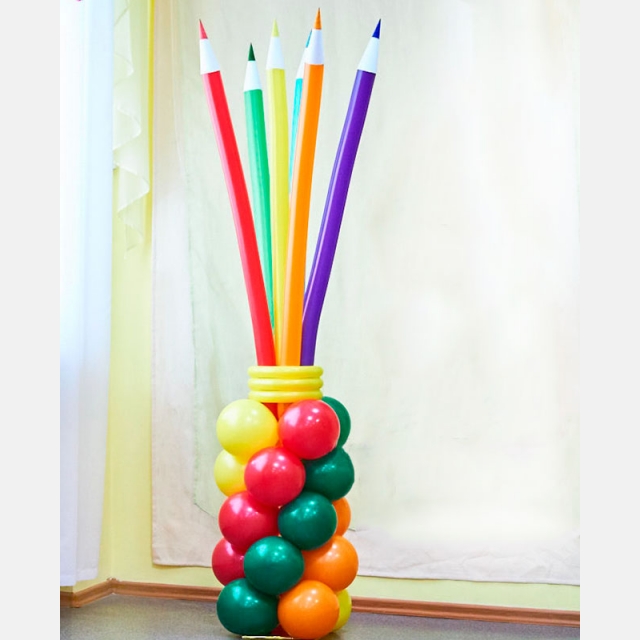 Фигуры и композиции из воздушных шаров: Колонна с карандашами из воздушныхшаров