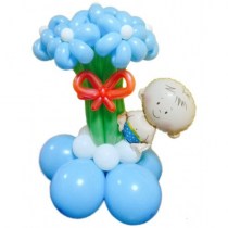 Фигура из воздушных шаров Малыш на клумбе