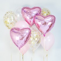 Каскад из латексных шаров с розовыми фольгированными сердцами, наполненный гелием