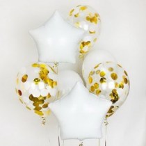 Каскад из латексных шаров с фольгированными звездами Снежный, наполненный гелием